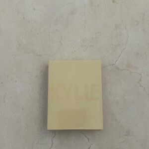 Kylie cosmetics illuminating powder SOLD OUT
